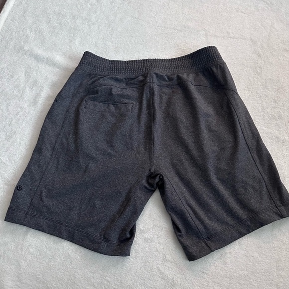 Lululemon Men's Grey Jersey 8" Inseam Drawstring Shorts Size L - Picture 7 of 9